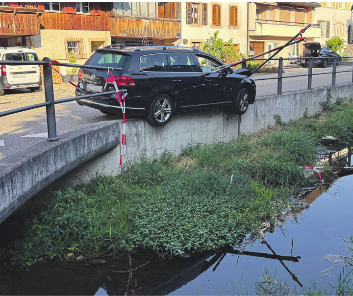 Der 67-jährige Fahrer stand unter Alkoholeinfluss.    Foto: zVg