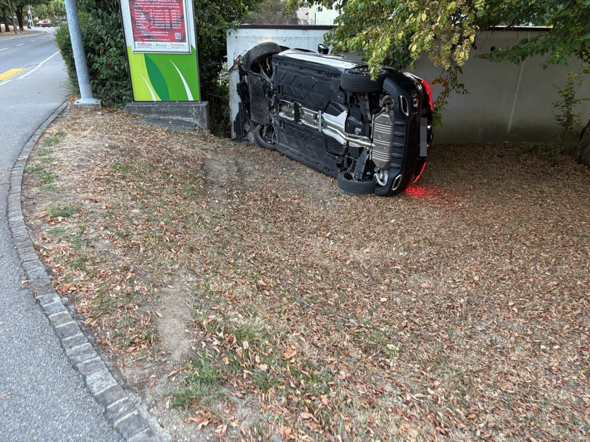 Buchs: Neulenker prallt heftig gegen Garagenmauer - Das Bild wird blockiert. – Möglicherweise durch einen aktiven Adblocker.