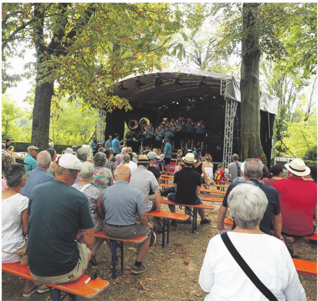 Mit Musikern von Basel bis Horb am Neckar: die deutschschweizerische Guggenmusik «Summer Project». Mit Musikern von Basel bis Horb am Neckar: die deutschschweizerische Guggenmusik «Summer Project».