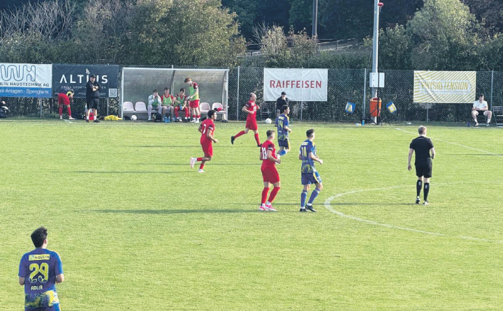 Der FC Wallbach-Zeiningen kämpft sich nach einem 0:2-Rückstand zurück und sichert sich gegen Bubendorf dank einer starken Schlussphase ein 2:2-Unentschieden.    Foto: zVg