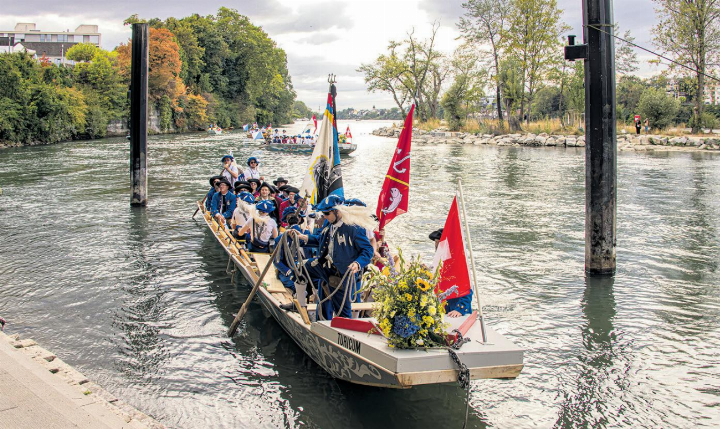 Die Ankunft der Boote in Rheinfelden.    Foto: Markus Raub