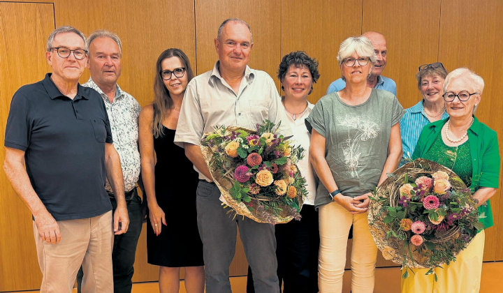 Neue und bisherige Vorstandsmitglieder mit der Geschäftsleitung.    Foto: Susanne Hörth