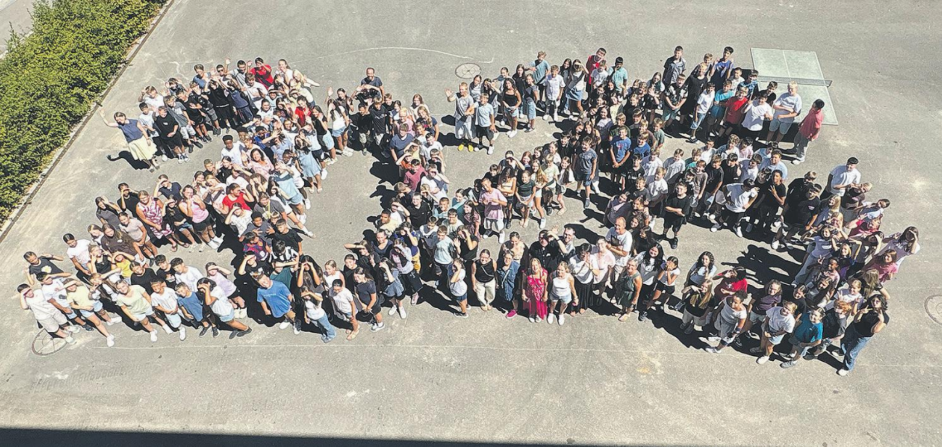 Volles Haus bei der Schule Frick - Das Bild wird blockiert. – Möglicherweise durch einen aktiven Adblocker.