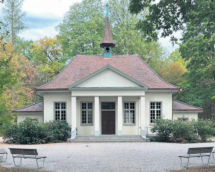 Das Kapellengebäude wurde sorgsam saniert.    Foto: zVg