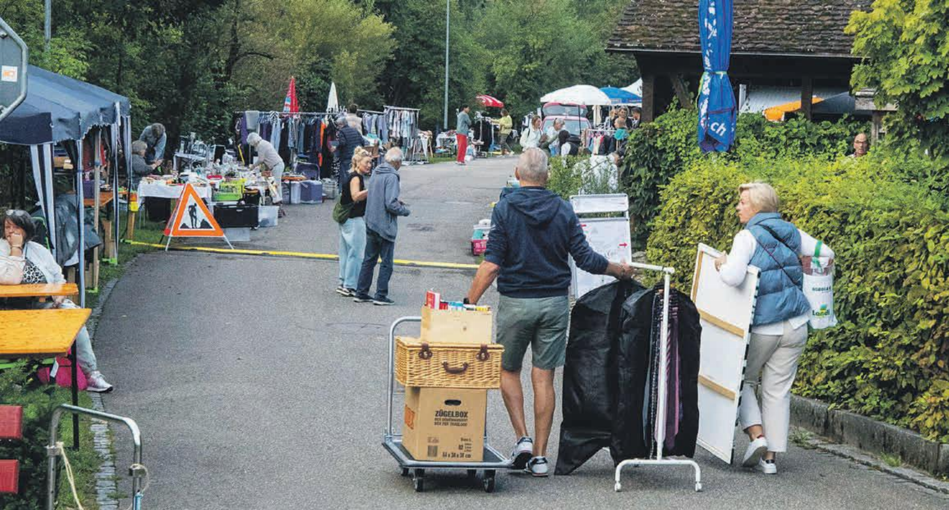 Flohmi am Bach - Das Bild wird blockiert. – Möglicherweise durch einen aktiven Adblocker.