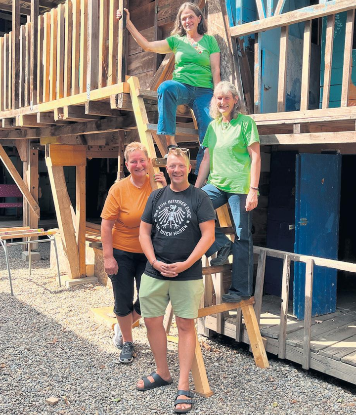 Sie stellen die Kinder und Jugendlichen ins Zentrum: Barbara Schneider (von oben), Sandy Christen, Liliane Regitz und Peter Geiselhart. Fotos: Valentin Zumsteg Sie stellen die Kinder und Jugendlichen ins Zentrum: Barbara Schneider (von oben), Sandy Christen, Liliane Regitz und Peter Geiselhart. Fotos: Valentin Zumsteg