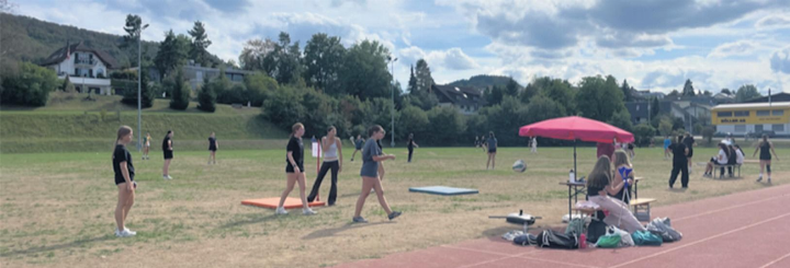 Beim Sporttag standen verschiedene Disziplinen und gemeinsame Aktivitäten auf dem Programm. Foto: zVg