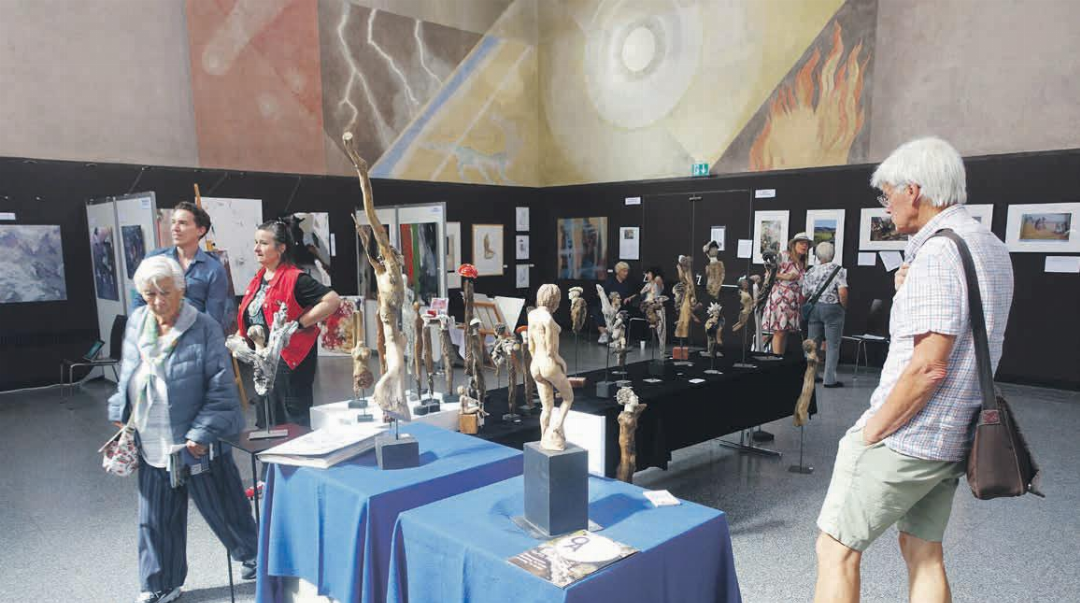 In der Kurbrunnenanlage sah es wie auf einer Messe aus. Foto: Peter Schütz In der Kurbrunnenanlage sah es wie auf einer Messe aus. Foto: Peter Schütz