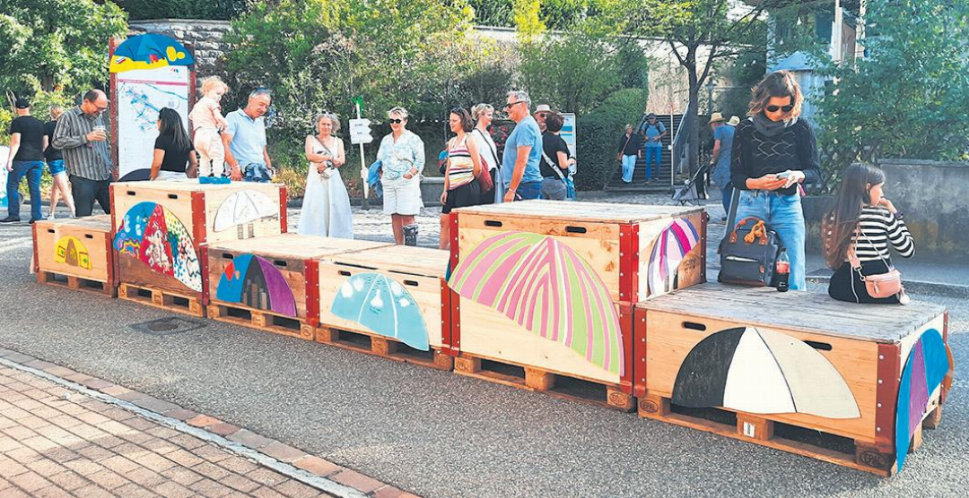 Die farbig gestalteten Marktschirme fanden viel Lob. Die farbig gestalteten Marktschirme fanden viel Lob.