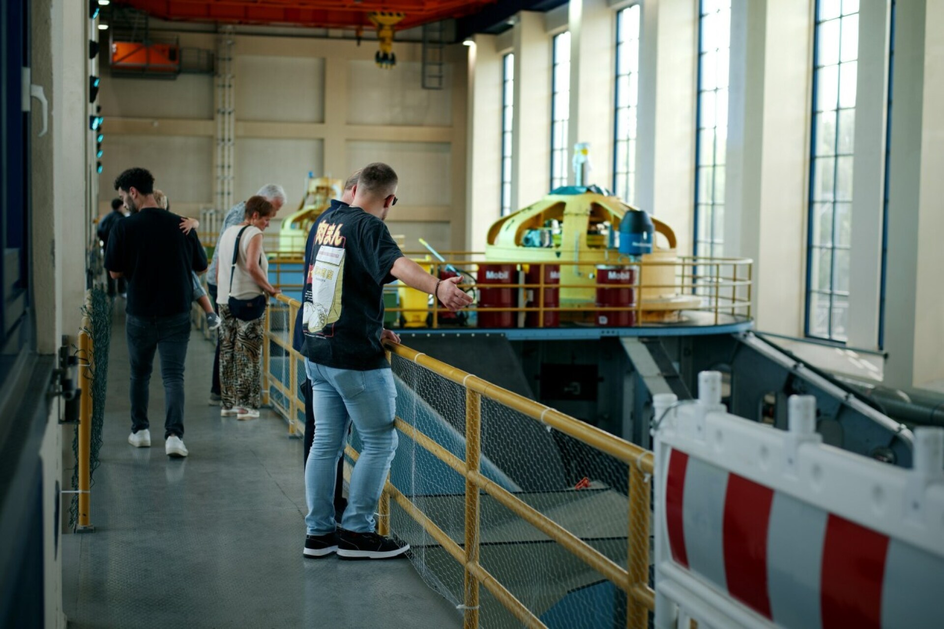 Mehr als 1500 Besucher feiern 100 Jahre Kraftwerk Ryburg-Schwörstadt - Das Bild wird blockiert. – Möglicherweise durch einen aktiven Adblocker.