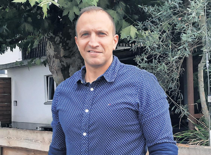 Für «de Griech», Daniel Saridis, bedeutet ein lebendiges Miteinander im Dorf Lebensqualität Foto: Petra Schumacher Für «de Griech», Daniel Saridis, bedeutet ein lebendiges Miteinander im Dorf Lebensqualität Foto: Petra Schumacher