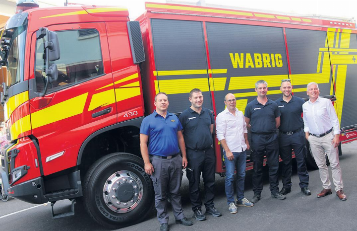 Feuerwehrinspektor Reto Graber (v. l.), Materialwart Micha Binkert, Gemeindeammann Andreas Hasler, Kommandant Heiko Herzog, Vizekommandant Marco Schlienger und der Präsident des Aargauischen Feuerwehrverbandes Fabian Engel. Feuerwehrinspektor Reto Graber (v. l.), Materialwart Micha Binkert, Gemeindeammann Andreas Hasler, Kommandant Heiko Herzog, Vizekommandant Marco Schlienger und der Präsident des Aargauischen Feuerwehrverbandes Fabian Engel.