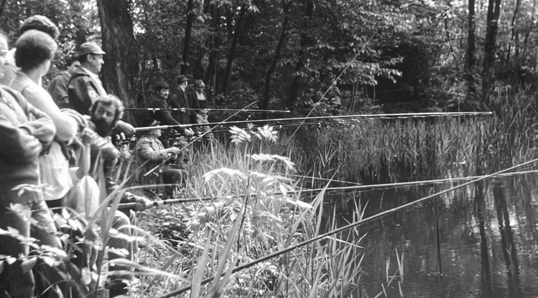 So ist in den 1970er-Jahren am Salmenweiher gefischt worden. Foto: zVg So ist in den 1970er-Jahren am Salmenweiher gefischt worden. Foto: zVg