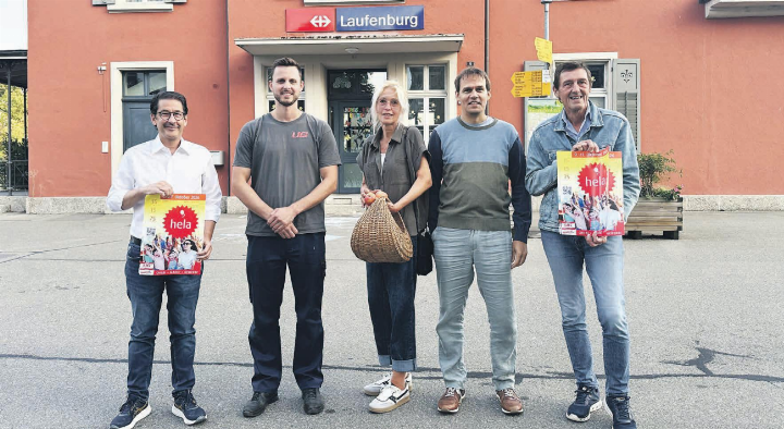 Freuen sich auf die 76. Ausgabe der hela (von links): OK-Präsident Patrick Bernhart, Hauptsponsor Sandro Mösli, Monika Ebner-Oeschger (Apfelmarkt), Marc Fischer (Presse) und Vizepräsident Roland Kaufmann. Foto: Sonja Fasler Freuen sich auf die 76. Ausgabe der hela (von links): OK-Präsident Patrick Bernhart, Hauptsponsor Sandro Mösli, Monika Ebner-Oeschger (Apfelmarkt), Marc Fischer (Presse) und Vizepräsident Roland Kaufmann. Foto: Sonja Fasler