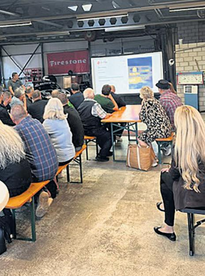 Die Teilnehmenden am KMU-Treffen. Foto: zVg