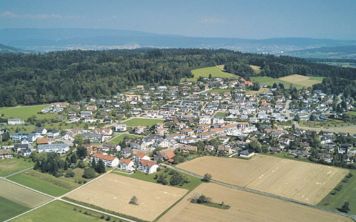 Die zunehmenden Unterschiede bei den Steuerfüssen in den Aargauer Gemeinden sind in erster Linie wegen den weiter gesunkenen Tiefststeuerfüssen einzelner weniger Gemeinden – wie zum Beispiel Oberwil-Lieli im Bezirk Bremgarten – entstanden. Foto: zVg