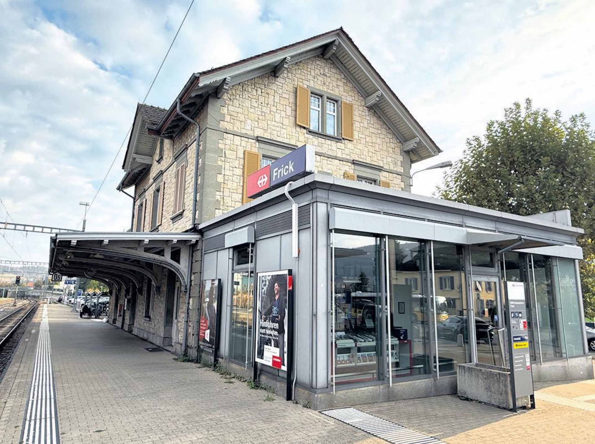 Bedienter Bahnschalter in Frick wird geschlossen - Das Bild wird blockiert. – Möglicherweise durch einen aktiven Adblocker.