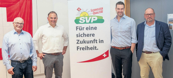 Grossrat Andy Steinacher (links), die Nationalräte Marcel Dettling und Christoph Riner sowie Dimitri Papadopoulos. Foto: zVg Grossrat Andy Steinacher (links), die Nationalräte Marcel Dettling und Christoph Riner sowie Dimitri Papadopoulos. Foto: zVg