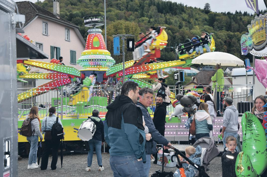 Immer eine Attraktion auf der hela: Der Lunapark. Foto: Jörg Wägli Immer eine Attraktion auf der hela: Der Lunapark. Foto: Jörg Wägli
