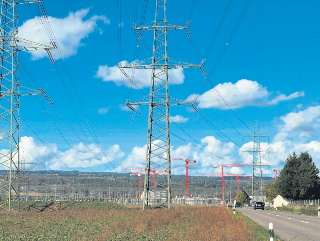 Das Bild zeigt gleich mehrere Themen, die am Gwerbler-Znüni angesprochen wurden: Erweiterung der Swissgrid-Anlage, FlexBase-Baustelle oder Strassenbau. Foto: Susanne Hörth Das Bild zeigt gleich mehrere Themen, die am Gwerbler-Znüni angesprochen wurden: Erweiterung der Swissgrid-Anlage, FlexBase-Baustelle oder Strassenbau. Foto: Susanne Hörth