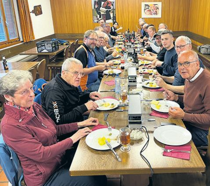 Schützen beim Raclette. Foto: zVg