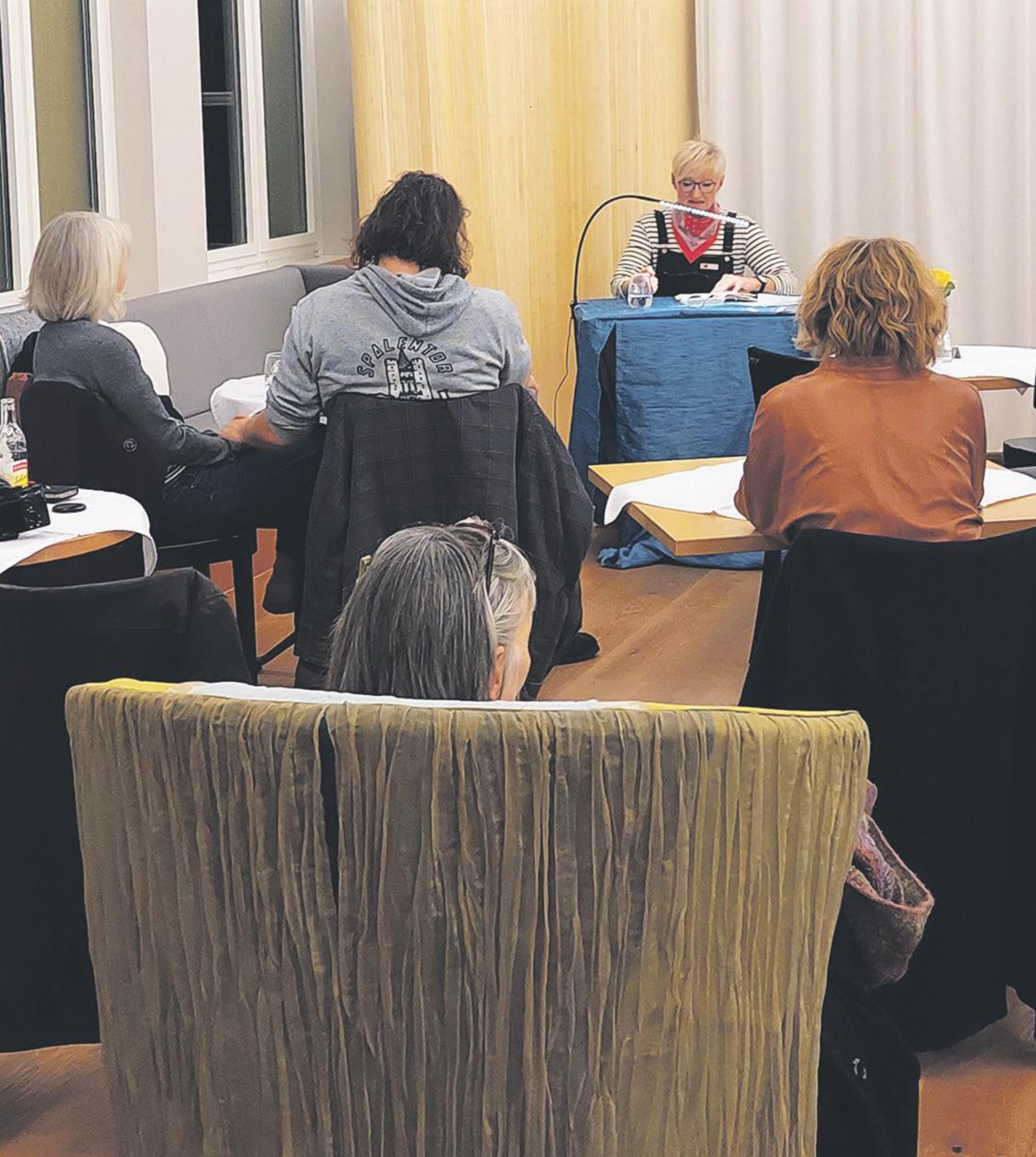 Viele «Stimmen» bei der Erzählnacht - Das Bild wird blockiert. – Möglicherweise durch einen aktiven Adblocker.