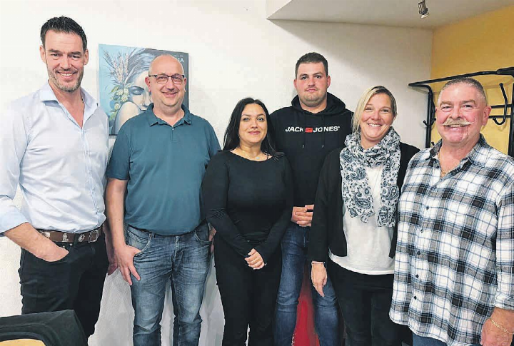 Nationalrat Christoph Riner, Beisitzer Guido Steiner, Aktuarin Florentina Mallaku, Präsident Fabio Brutschi, Kassier Nadine Collin, Vizepräsident Didi Schärer (von links). Foto: zVg