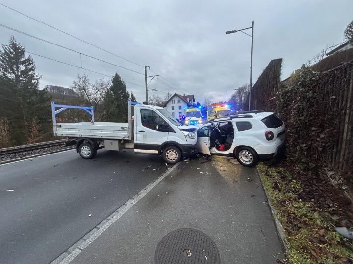 Stolen Van Causes Two Accidents in Hunzenschwil & Rudolfstetten | Injuries Reported - News Directory 3